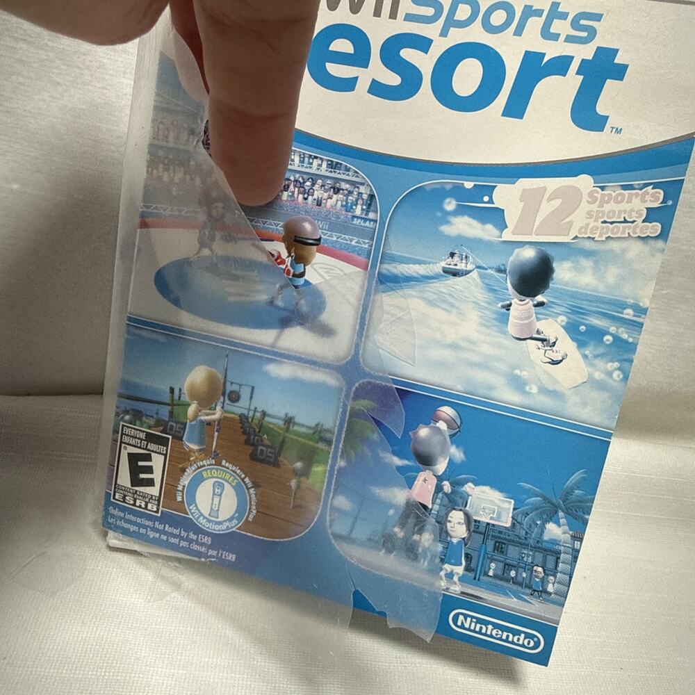 Wii Sports Resort (Nintendo Wii, 2009) w/ Manual and w/ Case - Picture 5 of 5